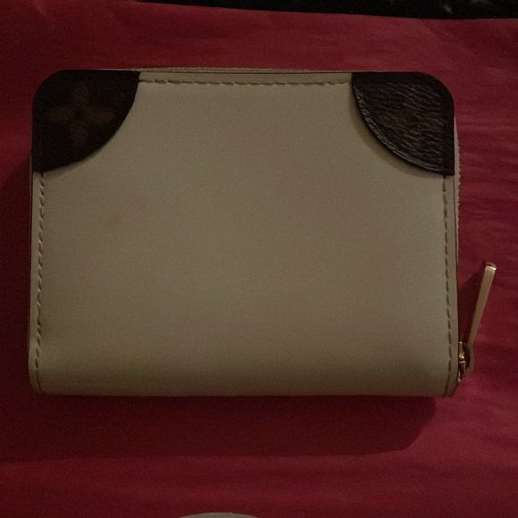 LOUIS VUITTON Patent Miroir Venice Zippy Card Wallet π€ - Picture 9 of 16